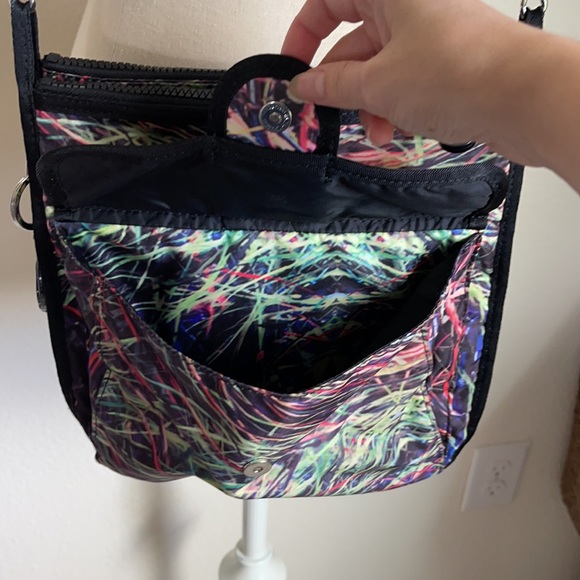 Kipling multicolor swirl pattern crossbody bag - Picture 3 of 8